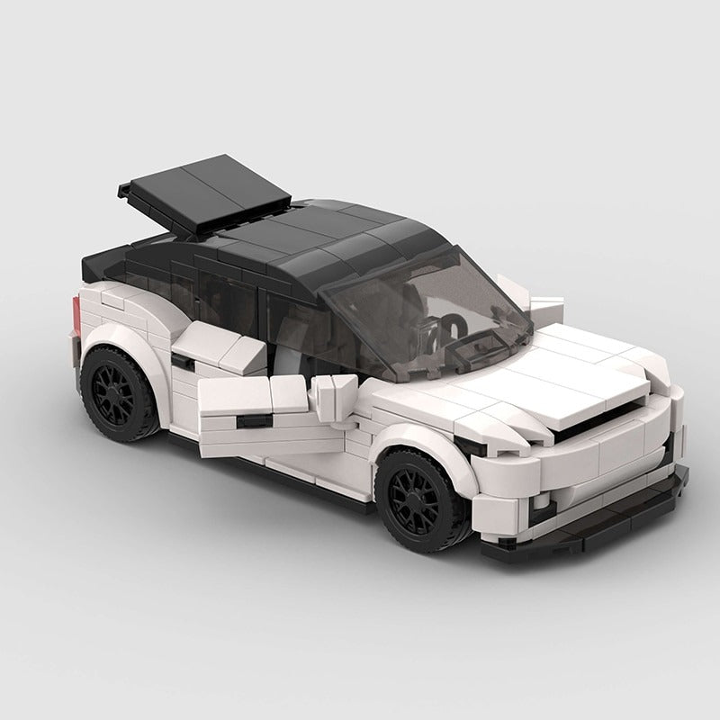 Tesla Model 3 mit Ladesäule